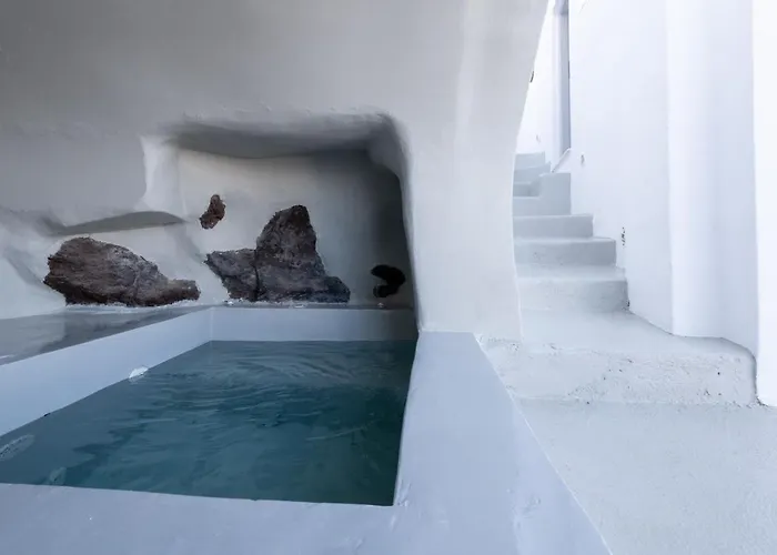 Ξενοδοχείο με διαμερίσματα Anemos Cave 4*