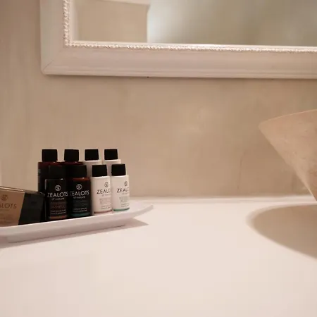 מלון דירות Anemos Cave 4*