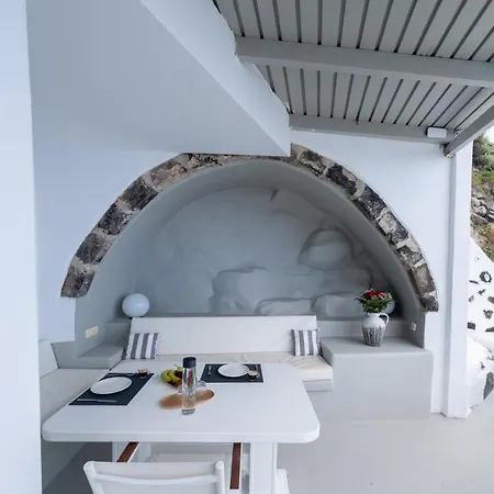 Ξενοδοχείο με διαμερίσματα Anemos Cave 4*