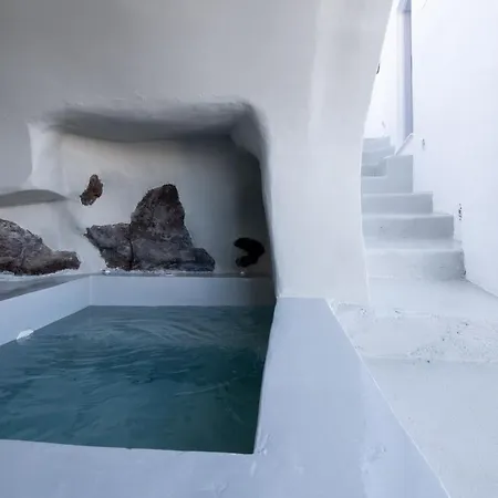 מלון דירות Anemos Cave 4*