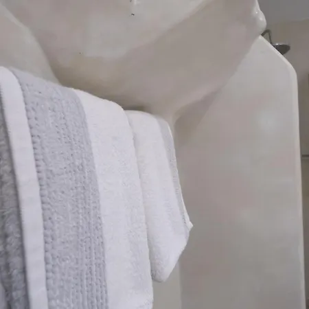 מלון דירות Anemos Cave 4*