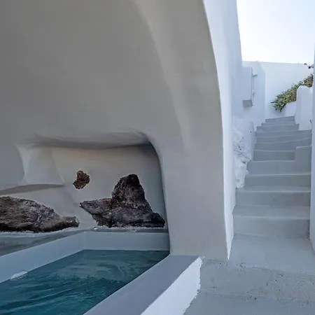 Anemos Cave 4*